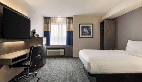 Room, 1 Queen Bed, Accessible, Non Smoking (Roll-In Shower)