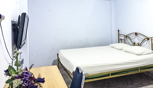 Deluxe Studio