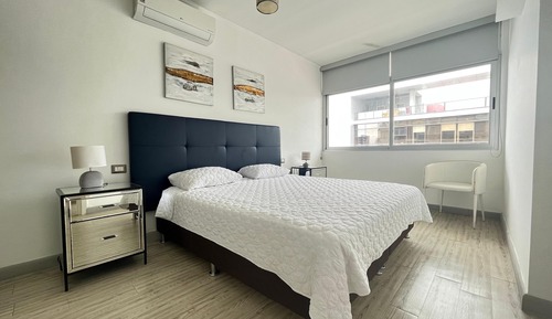 Apartment, 2 Bedrooms (18B)