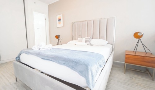 Apartment, 2 Bedrooms (8B)