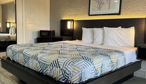 Standard Room, 1 King Bed, Non Smoking