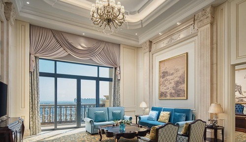 Grand Suite, 1 King Bed, Lake View