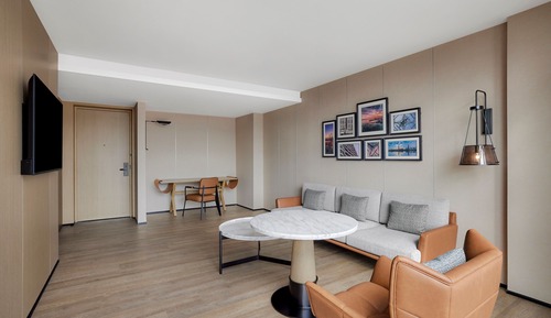 Premium Suite, 1 King Bed, City View