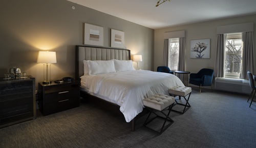 Luxury Single Room, 1 King Bed