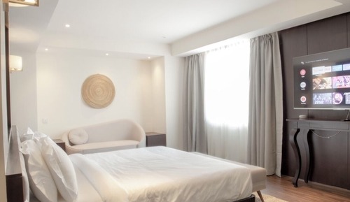 Executive Room, Accessible