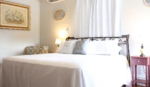 Cardinal Suite at The Posada (Pet and Child Friendly)