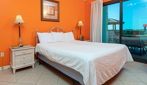 Condo, 2 Bedrooms