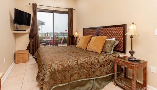 Condo, 2 Bedrooms