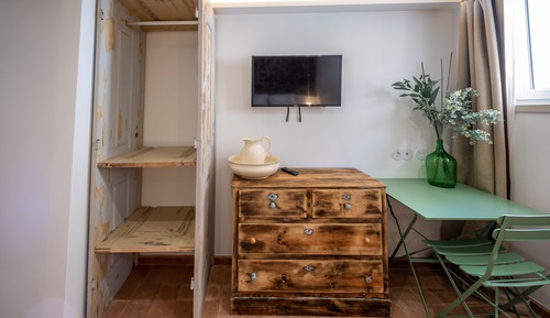 Guest House (3 Suites)