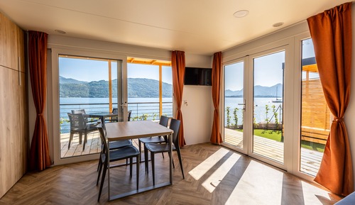 Deluxe Apartment, Lake View