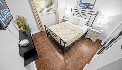 Deluxe 2-Bedroom Queen w/ Kitchen & Sofa Bed