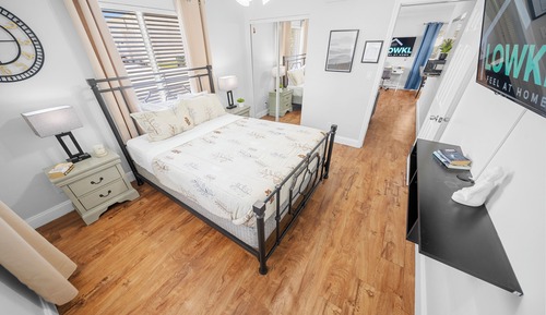 Superior 1-Bedroom Queen w/ Kitchen & Sofa Bed