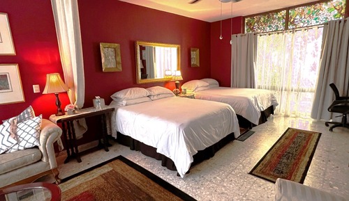 Signature Suite, 2 Queen Beds, Kitchen, Garden Area