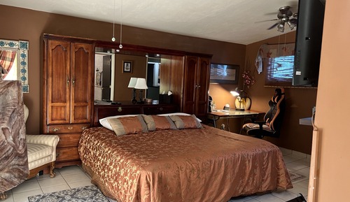Classic Room, 1 Queen Bed, Garden Area