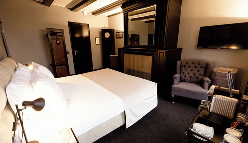Deluxe Suite