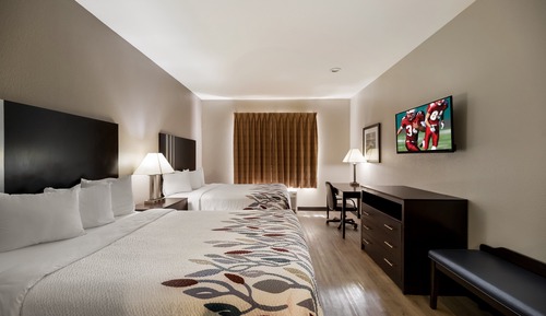 Superior Room, 2 Queen Beds, Kitchen (Smoke Free, Walk In Shower)
