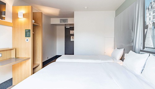 Triple Non-Smoking Room