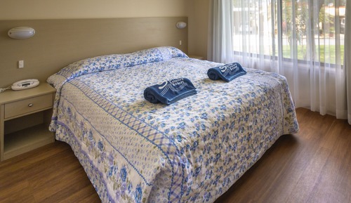 2 Bedroom Air Conditioned Cabin