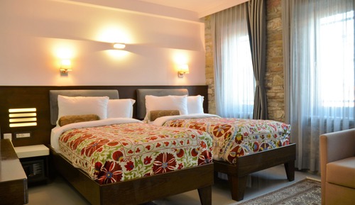 Deluxe King or Twin Room 