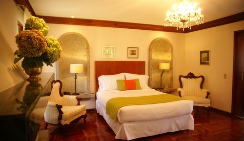 Deluxe Double Room (1 Queen)