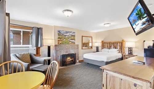 2 Bedroom Queen Suite