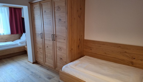 Single Room, Mountain View