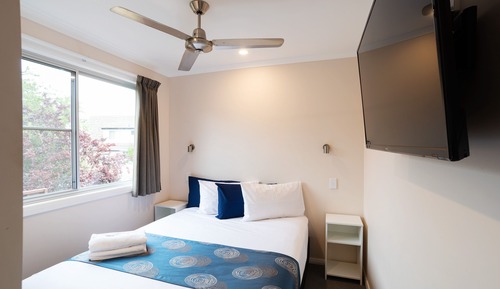 Deluxe Two Bedroom Cabin