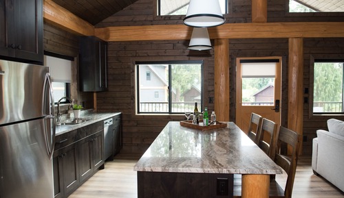 Luxury Nature Cabin, 2 Queen Beds, Gas Fireplace, Resort View (Eagle - Not Pet Friendly)