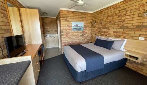 Premium Queen Room