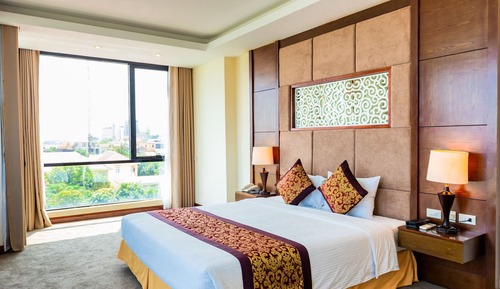 Executive Suite, 1 Queen Bed, Beach View