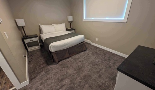 Suite, 1 Queen Bed with Sofa bed, Kitchen (Pet Friendly)