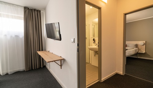 Family Room, Kitchenette