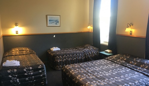 Standard Room - Sleeps 4