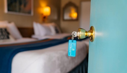 Standard Room, 2 Queen Beds (B3)