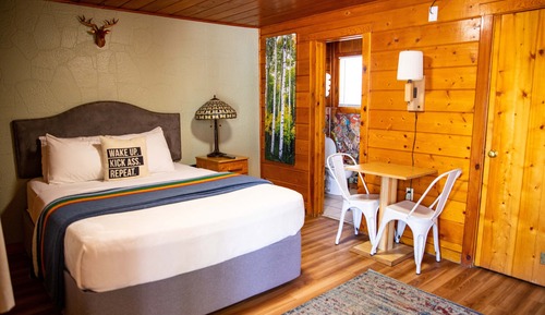 Deluxe Room, 1 Queen Bed