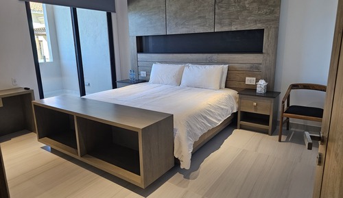 Luxury Penthouse, Multiple Beds