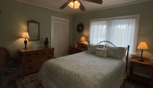 Standard Room, 1 Queen Bed