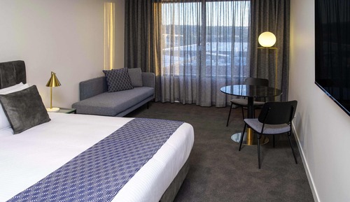Standard Room, 1 King Bed