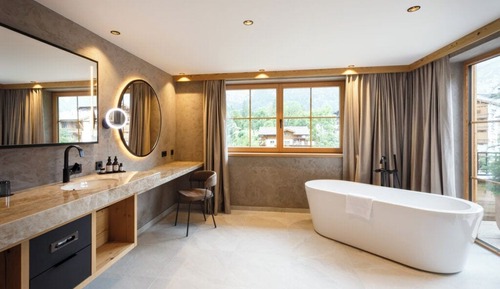Luxury Suite