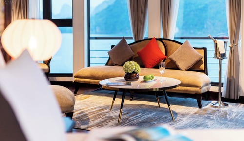 Owner Suite with panorama view