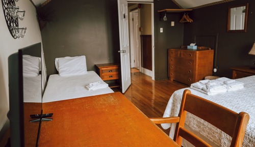 Comfort Room 301