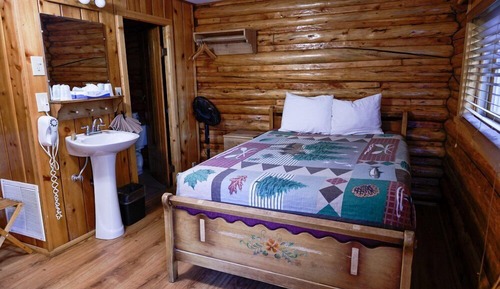 Cabin, Multiple Beds