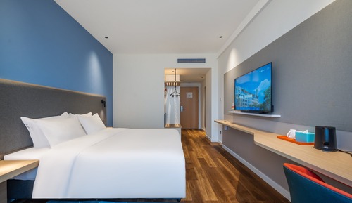 Standard Room, 1 King Bed