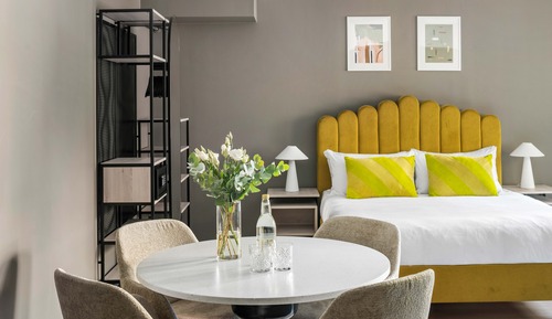 XL Studio, Kitchenette, Sofa Bed