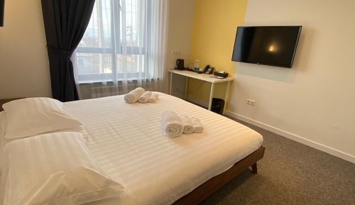 Standard Room, 1 Twin Bed, Refrigerator, Mountain View