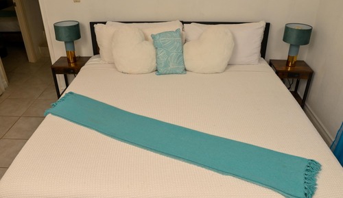 Comfort Single Room, 1 Bedroom, Pool Access, Canal View