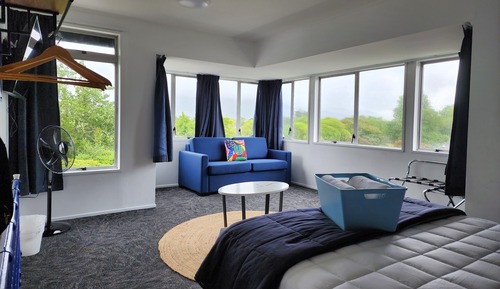 Queen + Sofabed with Shared bathroom