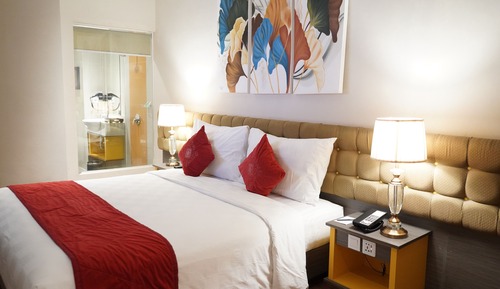 Deluxe Room, 1 King Bed, Non Smoking