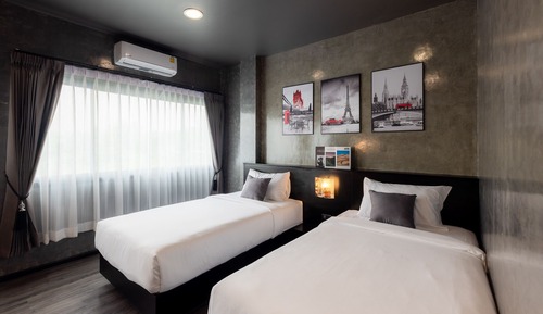 Standard Twin Room