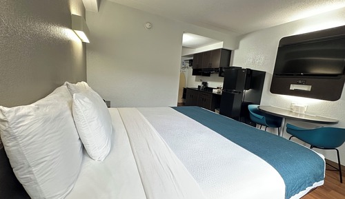 Standard Room, 1 Queen Bed, Non Smoking, Kitchenette